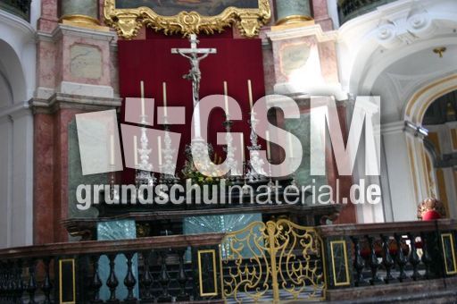 Altar-1.jpg